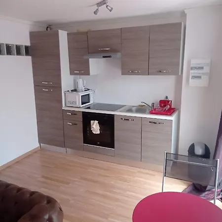 Studio Meuble Avec Terrasse En Centre Ville