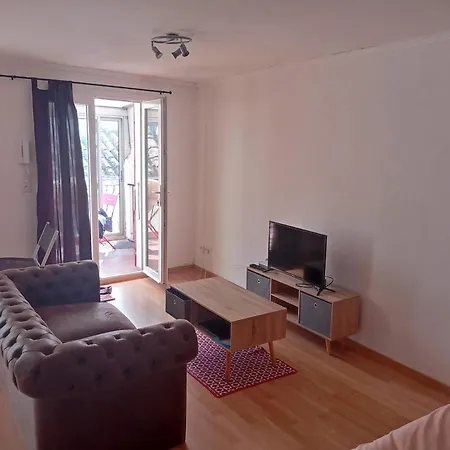 Apartament Studio Meuble Avec Terrasse En Centre Ville