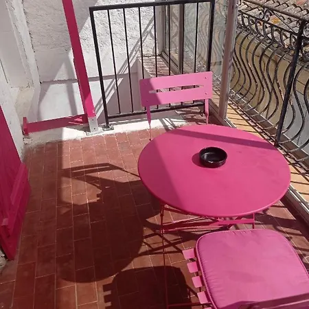 Apartament Studio Meuble Avec Terrasse En Centre Ville *