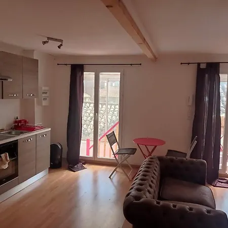 Apartament Studio Meuble Avec Terrasse En Centre Ville